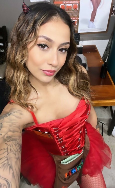 Latina Beauties model naked picture