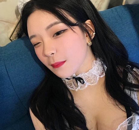 Minji nude star pics