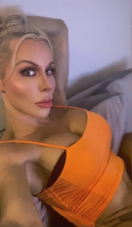 Marissa Minx sex model pics