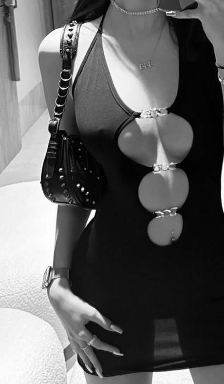 Haniasipa model pretty photo