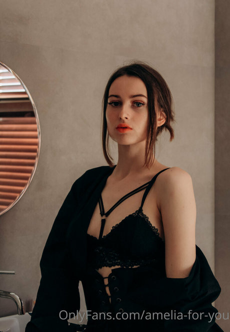 amelia for you sex model picture