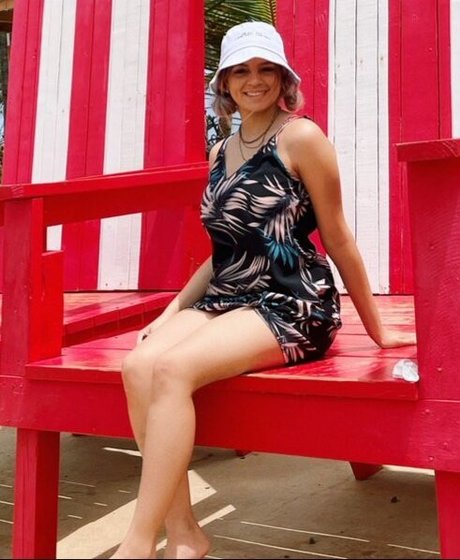 Leslie Sanchez sexy model galleries