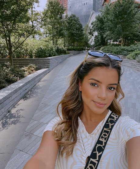 Leslie Sanchez beautiful model gallery