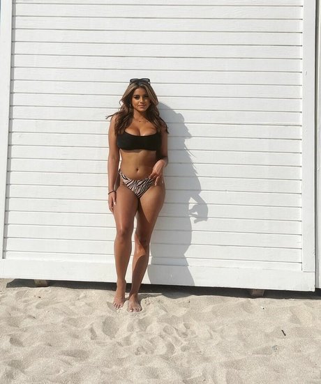 Leslie Sanchez pretty model photos