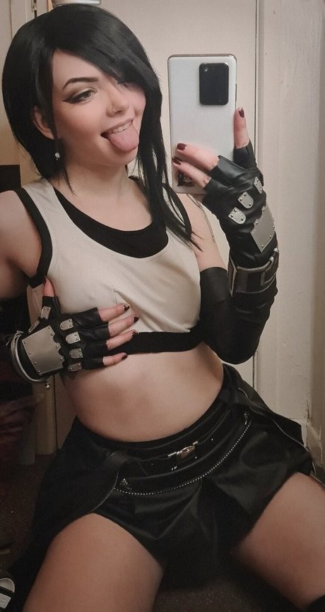 Louise Julie model best image