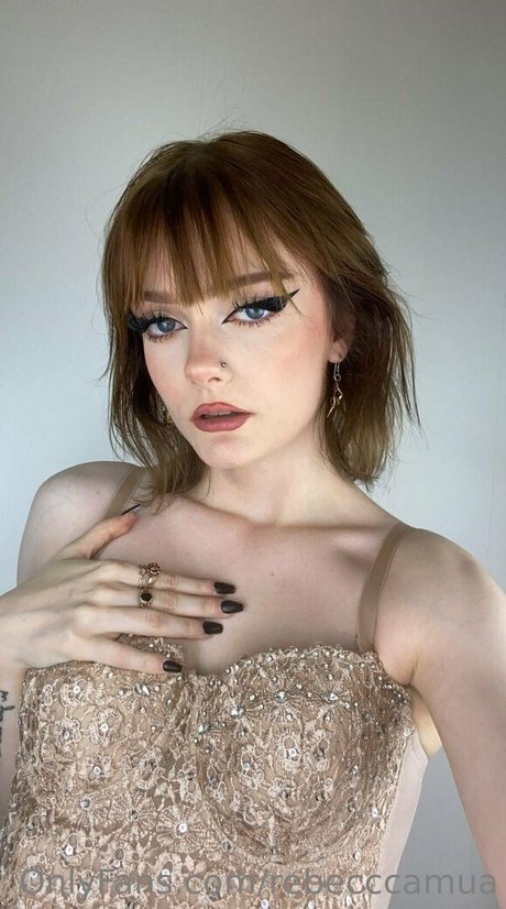 rebecccamua model naked picture