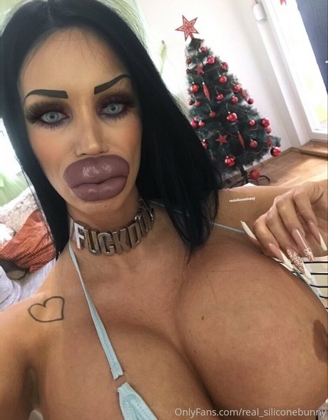 real siliconebunny exclusive model pic