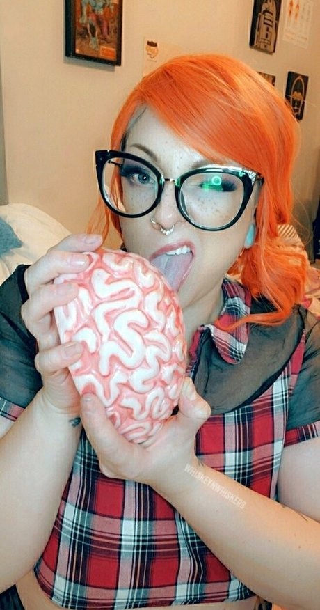 whiskeynwhiskersfree pornstar photo