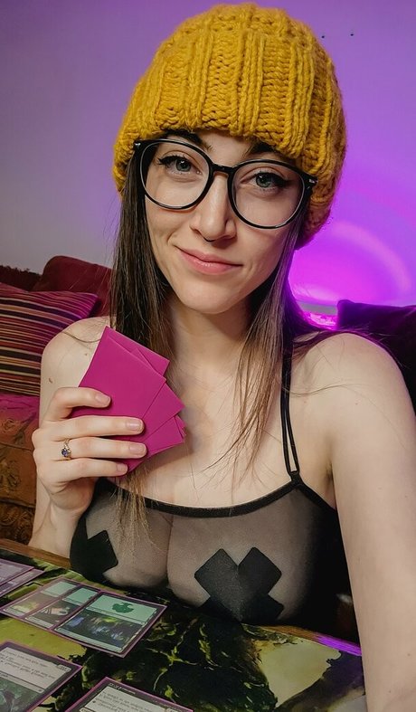 urhappywaifu model high quality pic