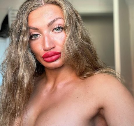 Enrica Ademi high quality model archive