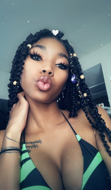 spoiledbrincess model nude img