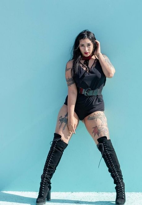 nattestid pretty model pictures