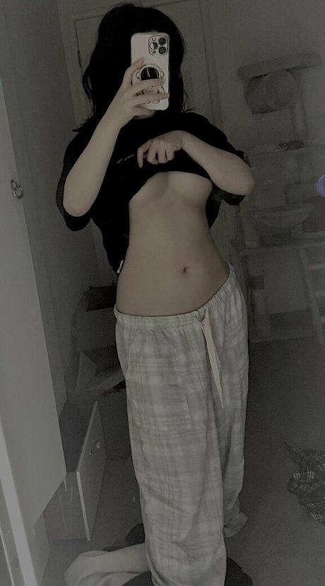 nweeki nudes actress img