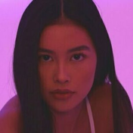 Elaine Thi erotic actress photo