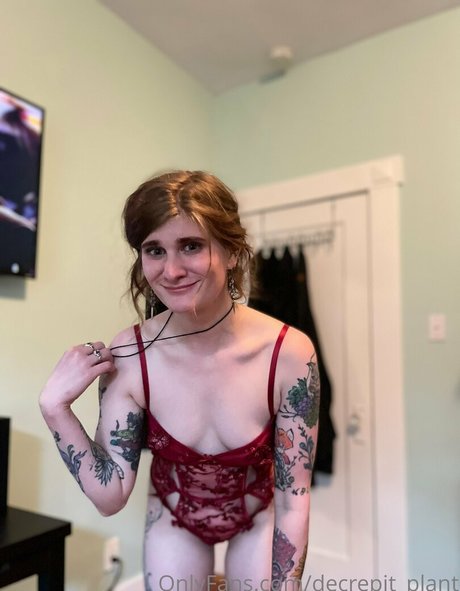 Decrepit plant star nude photos