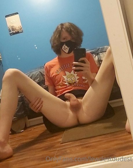 lewdestdudest exclusive actress picture