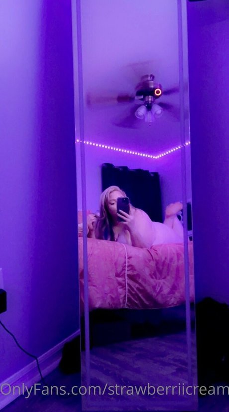 strawberriicream pornstar high quality picture