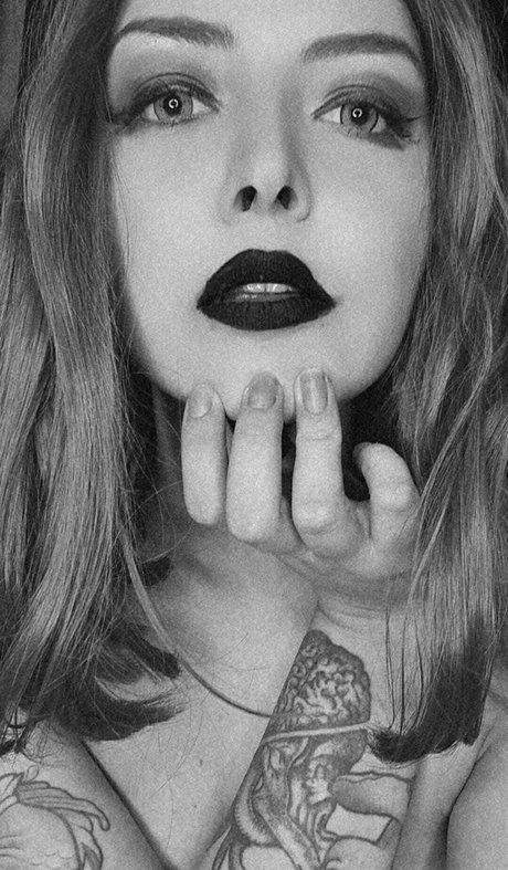 milf pregnant onlyfans top image