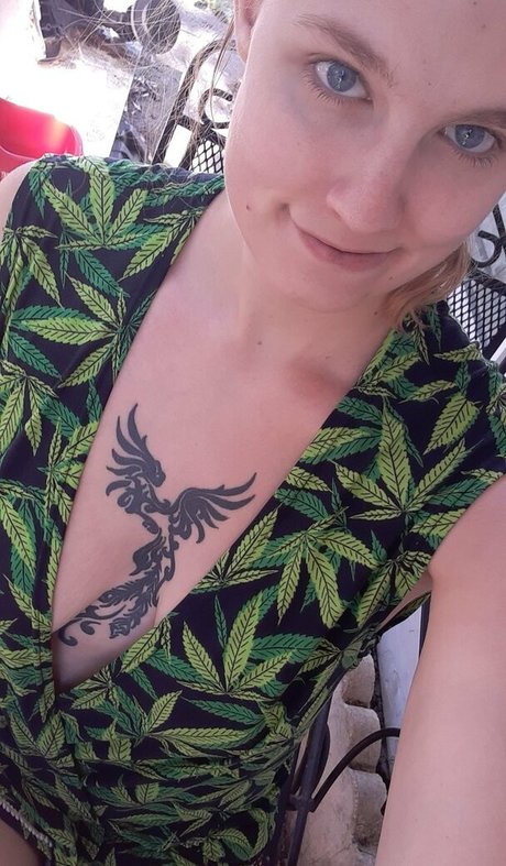 mislonglegs nude actress picture