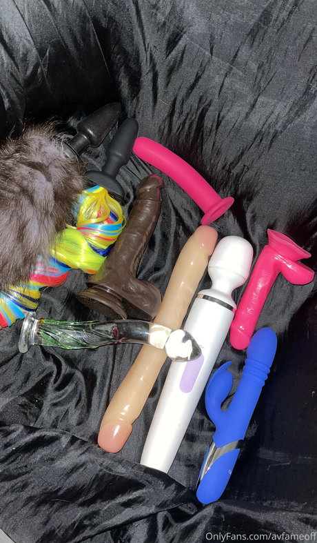 avfameoff Quick model image