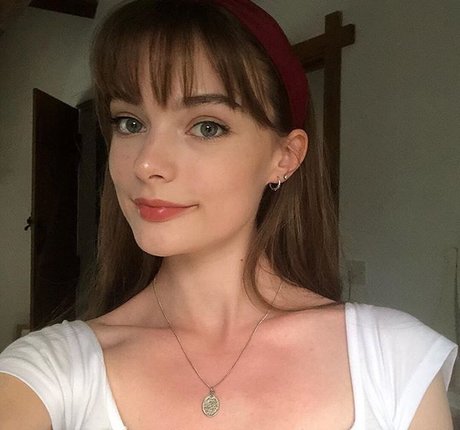 Delicate ASMR top actress pic