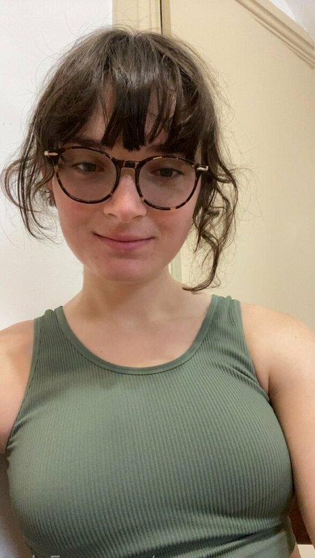 monicaflowerss naked model images