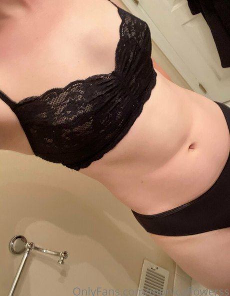 monicaflowerss pornographic actress images