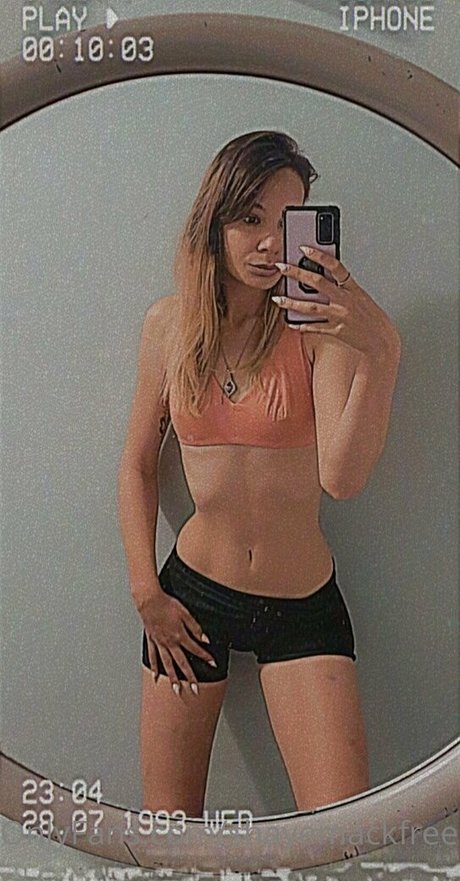 shayemackfree sexy model image