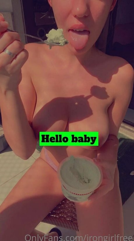 lesbian kissing onlyfans beautiful picture