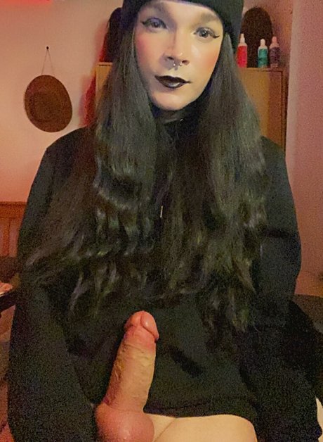 eevie chan naked model img