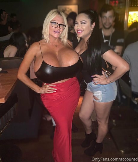 allegracolesworld art model picture