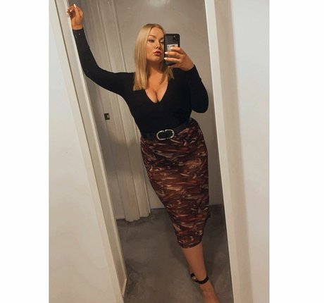 Lucy Whittingham hd star image