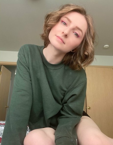 18 year old onlyfans hot nude photos