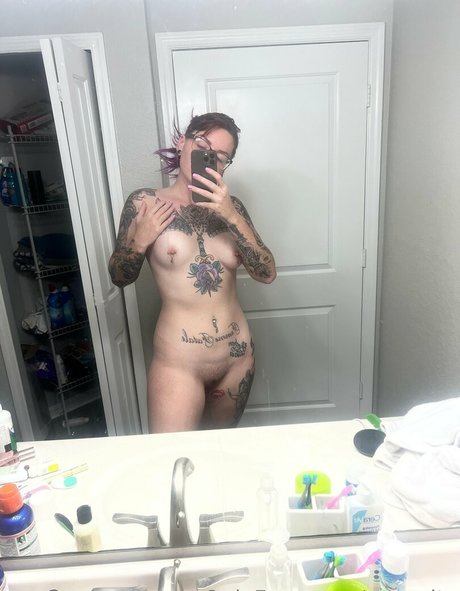 v vanity hd model pics