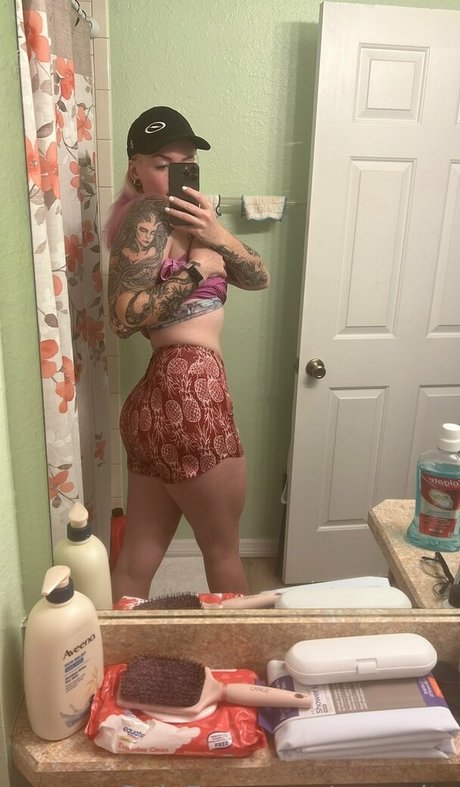 v vanity star nude pictures