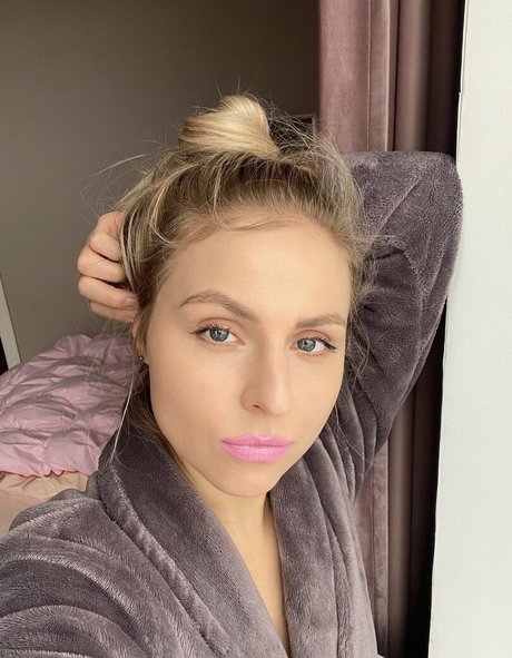 freeparrot star pretty pics