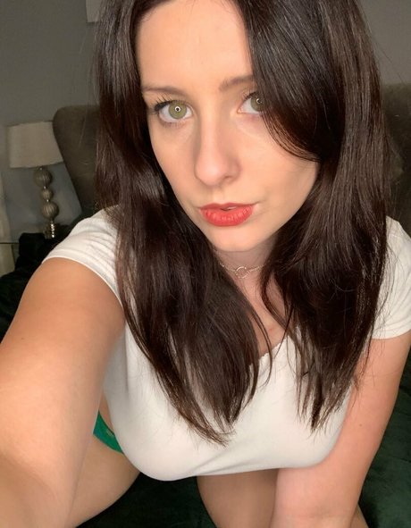 mooreerinxxx star nudes pics