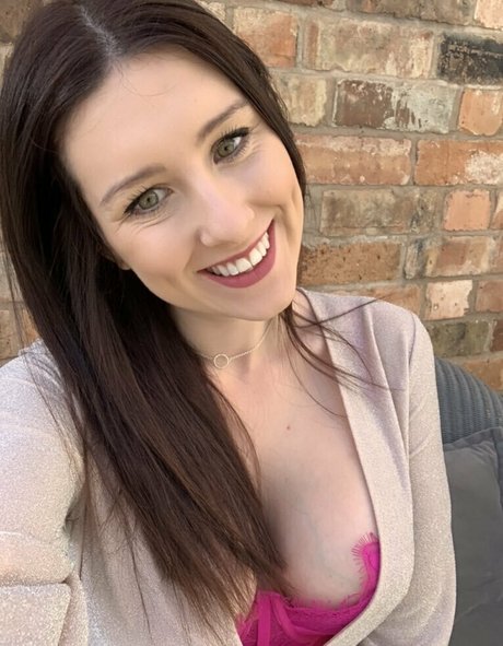 mooreerinxxx pretty model gallery