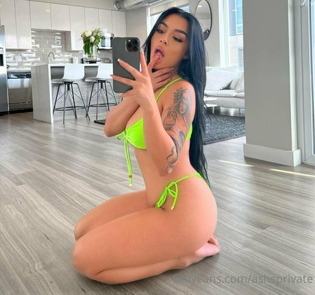 squat riding onlyfans hot porn pic