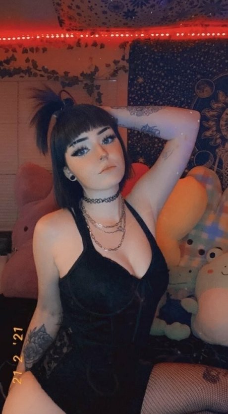 biggtittygothgirl model naked photo