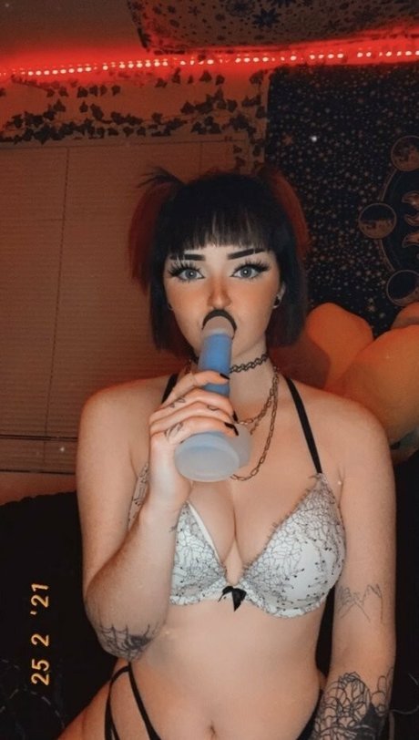 biggtittygothgirl model exclusive photos