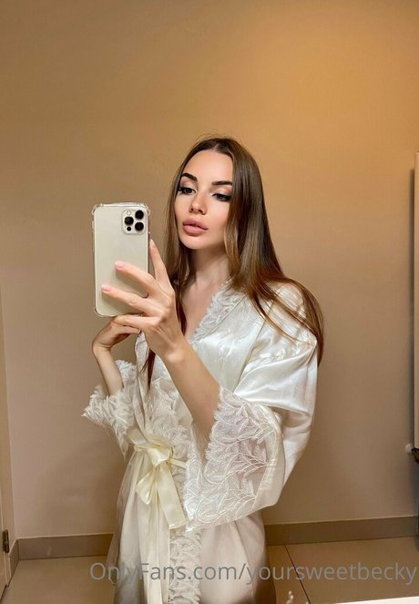 yoursweetbecky adult model photo