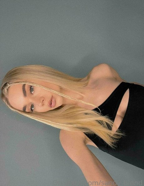 sandy mallrose nude actress pics