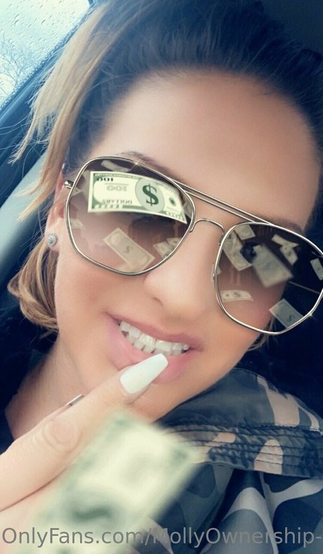 mollyperkoset high quality model photo