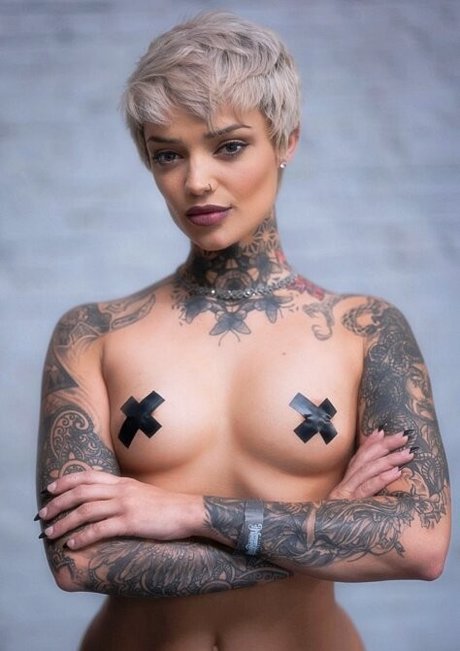 Kris Karson hot actress photo