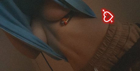 EmiliaNSFW naked actress archive