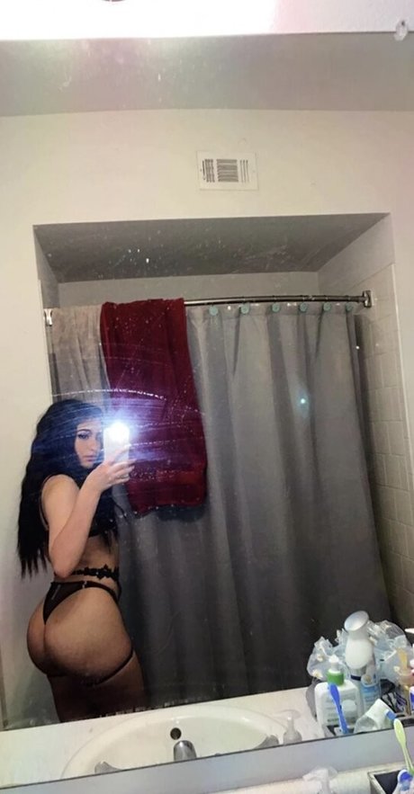 Sarah Urby star sexy image