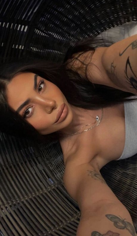 foreignbabie actress pic