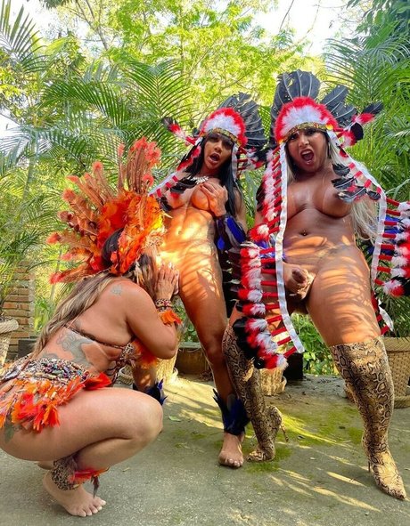 Elizabth Goes pornstar hot pic