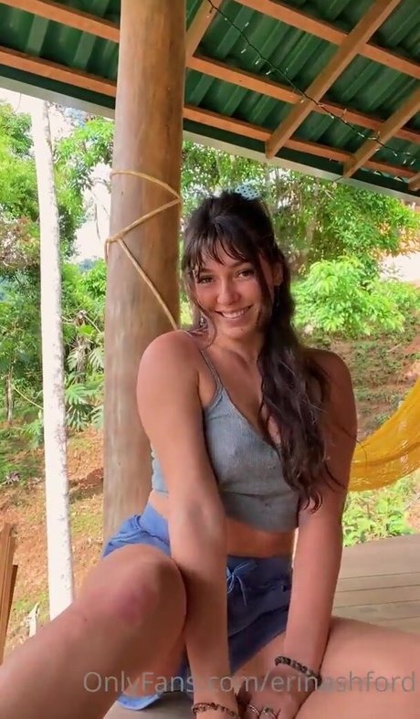 erinashfordofficial pornstar naked images